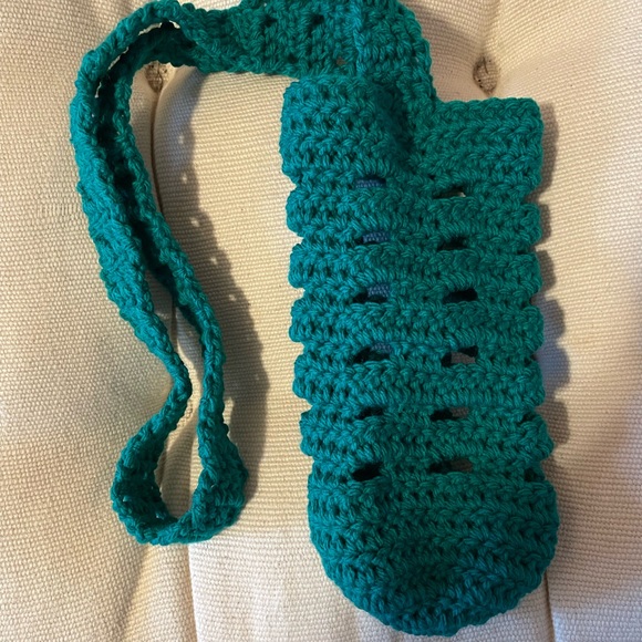Handmade Water Bottle Carrier. Cross body for extra convenience while walking. - Picture 9 of 10